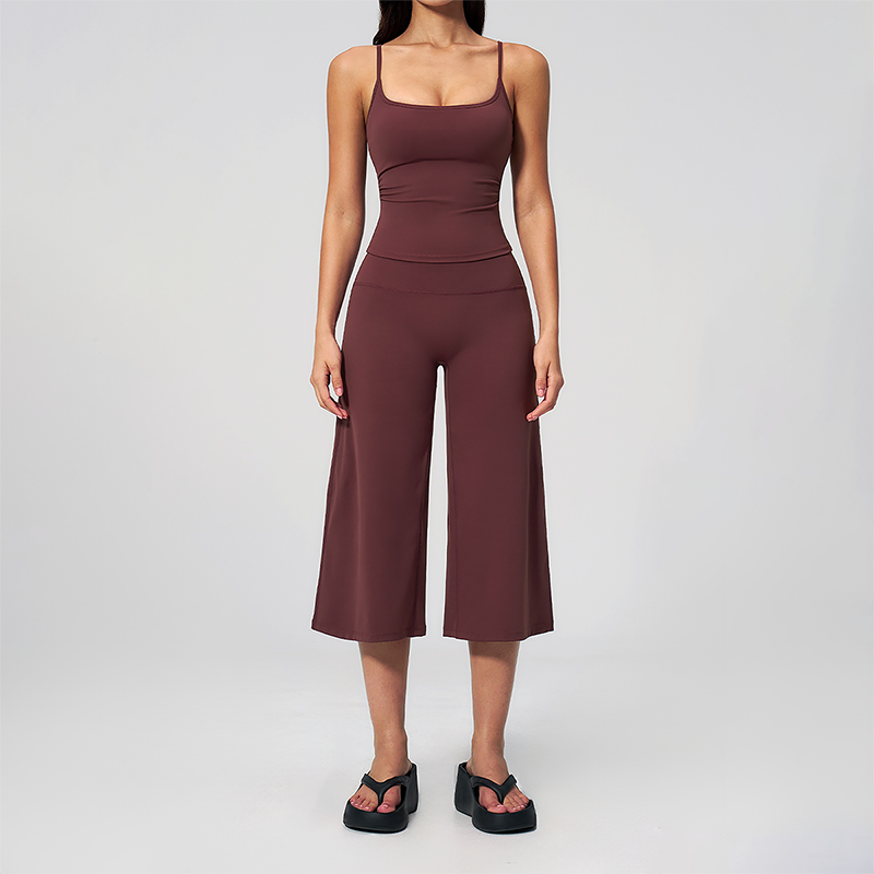 Wholesale Women's Brushed Spaghetti-Strap Tank Top & Wide-Leg Cropped Pants Set – Seam-Detail 2-Piece Yoga Set