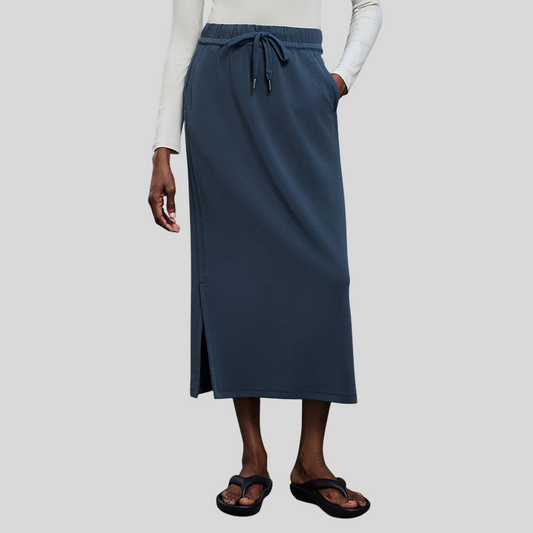 Wholesale Straight-cut side-slit bodycon skirt | Wonderxfans bulk activewear