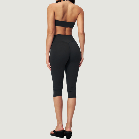 Wholesale Women's Seam-Detail Sports Bra + Mid-Length Shorts Set – Butt-Lifting Yoga Gym Activewear