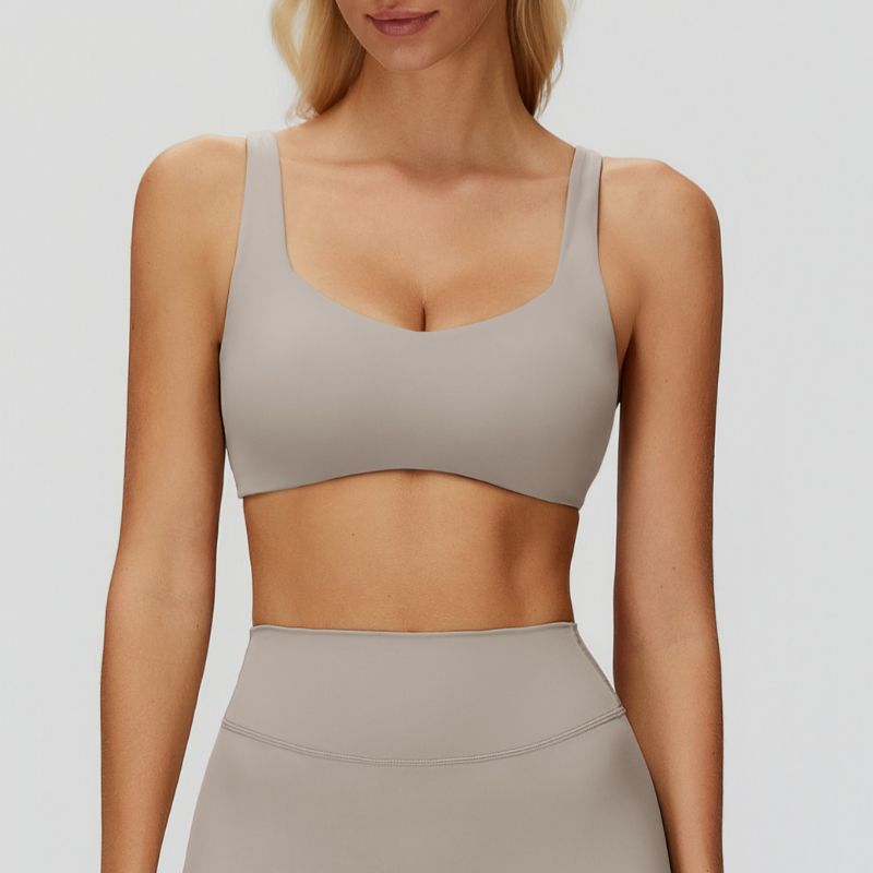Sports bra with removable bra pads