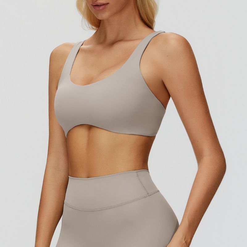 Sports bra with removable bra pads