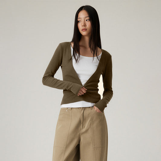 Wholesale Zip adjustable V-neck slim top | Wonderxfans bulk activewear