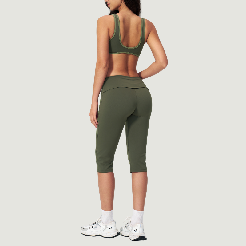 Wholesale color-blocked V-neck sports bra & striped cropped pants set