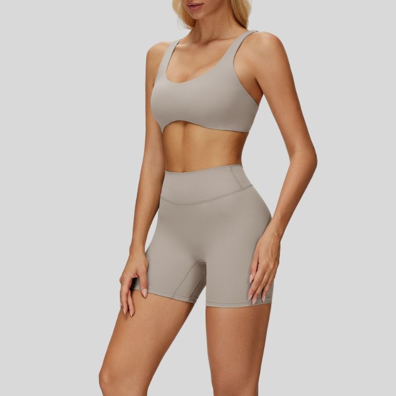 Sports bra with removable bra pads+High-waisted V-neck shorts at the back 2-piece set