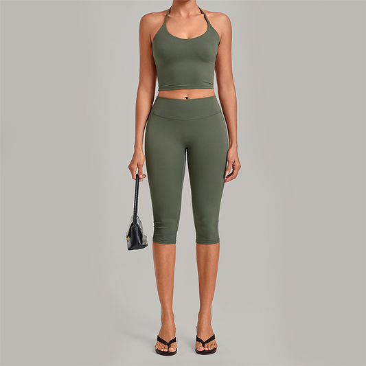 Wholesale Women's Halter Neck Yoga Set – High Elasticity Capri Pants Fitness Activewear