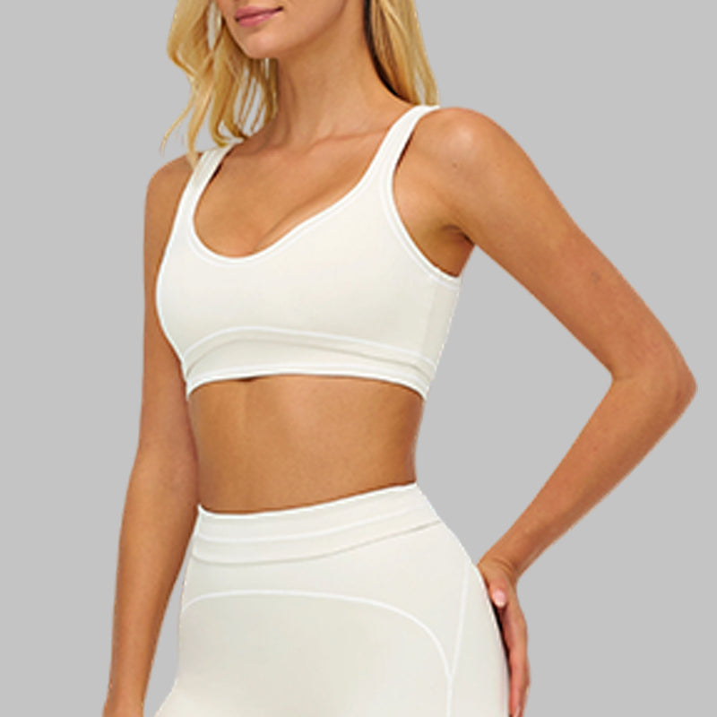 Contrasting bra with removable bra pads