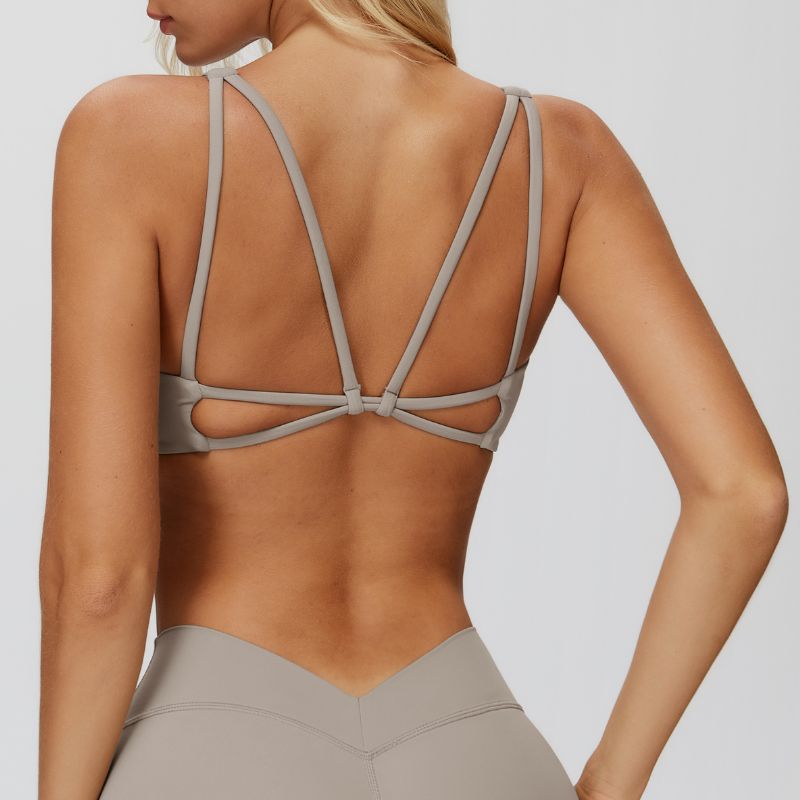 Sports bra with removable bra pads