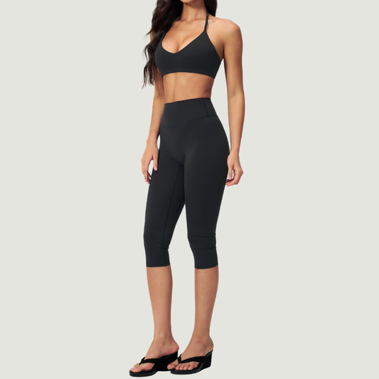 Wholesale Women's Seam-Detail Sports Bra + Mid-Length Shorts Set – Butt-Lifting Yoga Gym Activewear