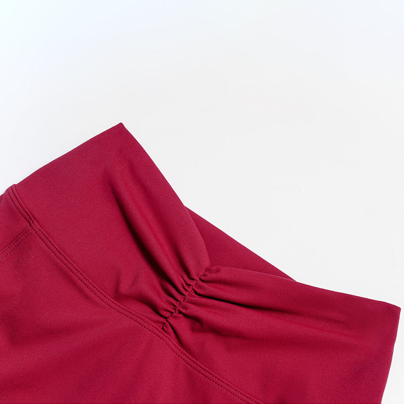 Slim-fitting long-sleeved top + tight-fitting athletic shorts 2-piece set