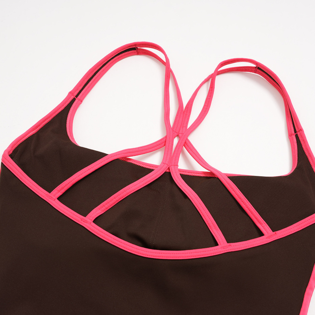 Wholesale Women's Fixed-Cup Sports Vest & Cropped Pants Yoga Set