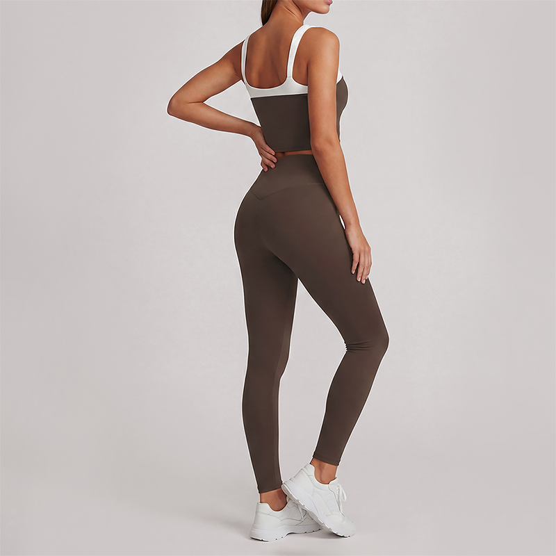 Wholesale Women's Quick-Dry Yoga Set Sleeveless Sports Bra & Capri Pants with Chest Pad