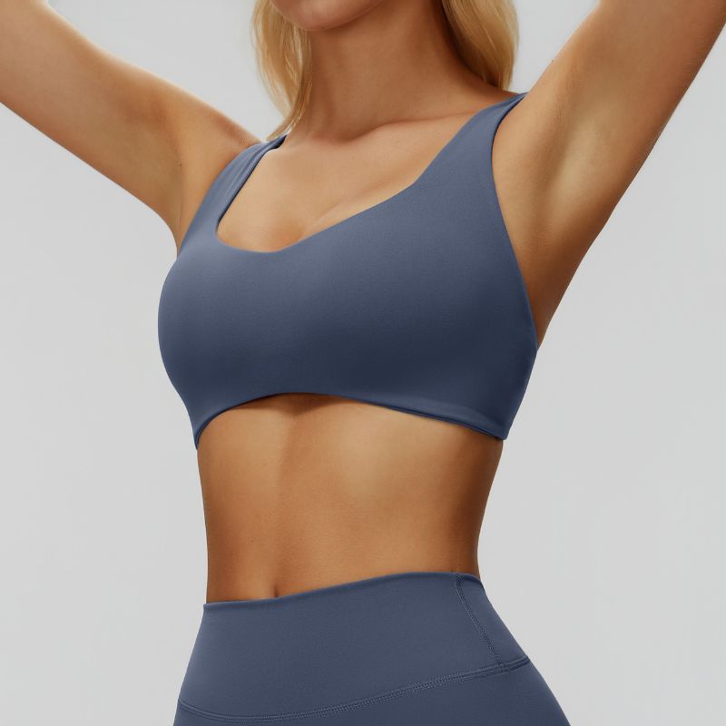 Sports bra with removable bra pads