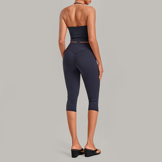 Wholesale Women's Halter Neck Yoga Set – High Elasticity Capri Pants Fitness Activewear
