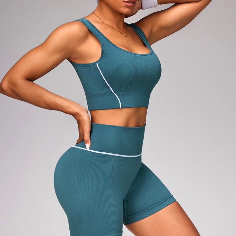 Women's U-neck sports bra + yoga shorts two-piece set