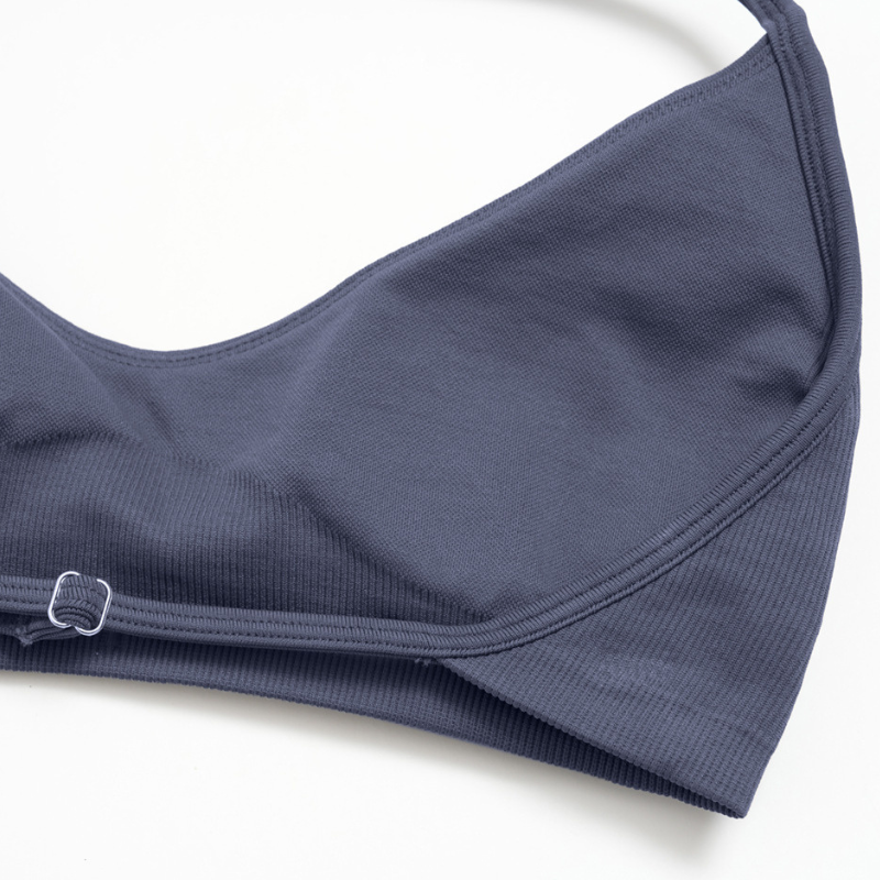 Wholesale Women's Sports Bra & Flare Pants Set – Seamless Yoga Activewear