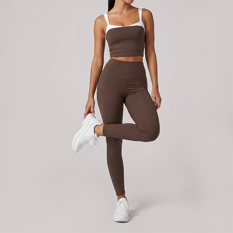 Wholesale Women's Quick-Dry Yoga Set Sleeveless Sports Bra & Capri Pants with Chest Pad