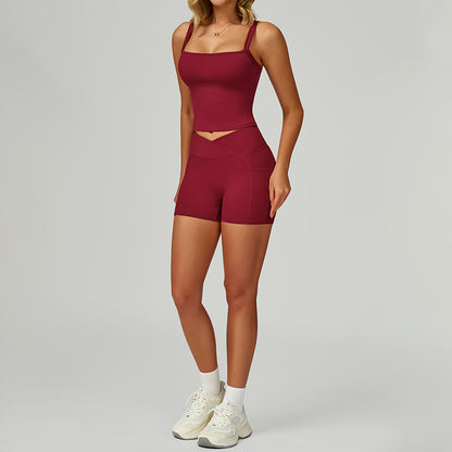 Tampa tanque fina + shorts de cintura alta