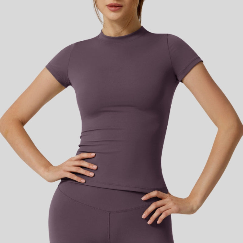 Classic Fit Short-Sleeve Slim Fit Tee