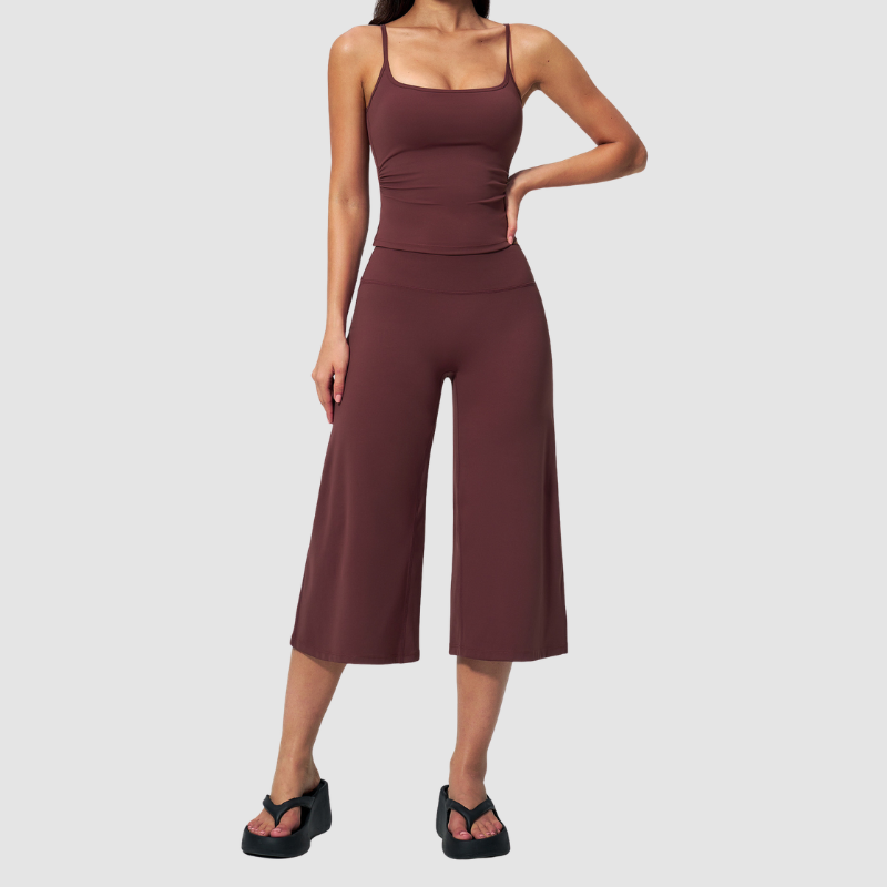 Wholesale Women's Brushed Spaghetti-Strap Tank Top & Wide-Leg Cropped Pants Set – Seam-Detail 2-Piece Yoga Set