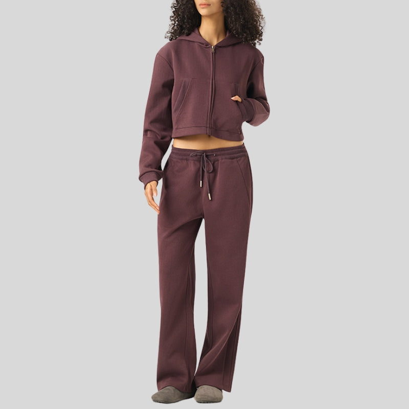 Short hooded sweatshirt and sweatpants set