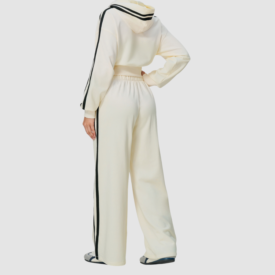 Wholesale Women's Hooded Sweatshirt and Long Sweatpants Set