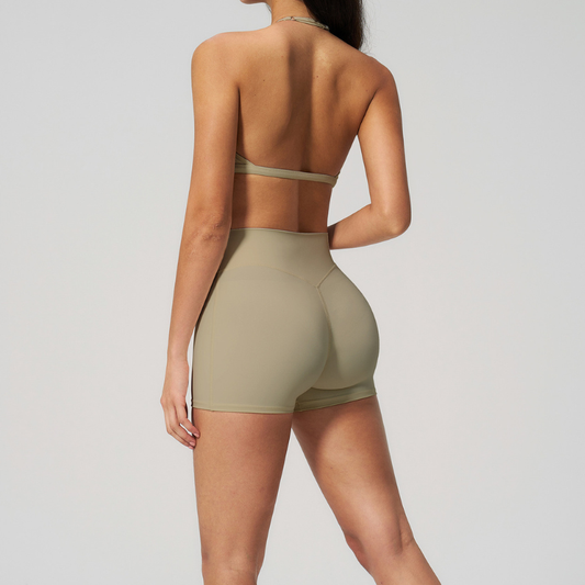 Wholesale Women's Halter Neck Sports Bra & High-Waist Booty Shorts Set – Seam-Detail Quick-Dry 2-Piece Yoga Set