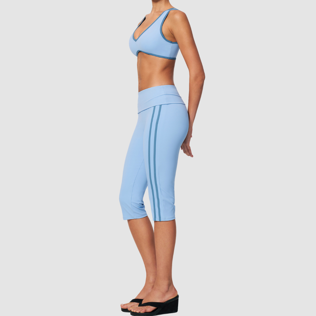 Wholesale color-blocked V-neck sports bra & striped cropped pants set