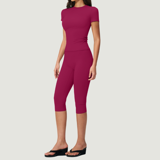 Wholesale Women's Seam-Detail Short Sleeve Crop Top + Mid-Length Shorts Set – Butt-Lifting Yoga Gym Activewear