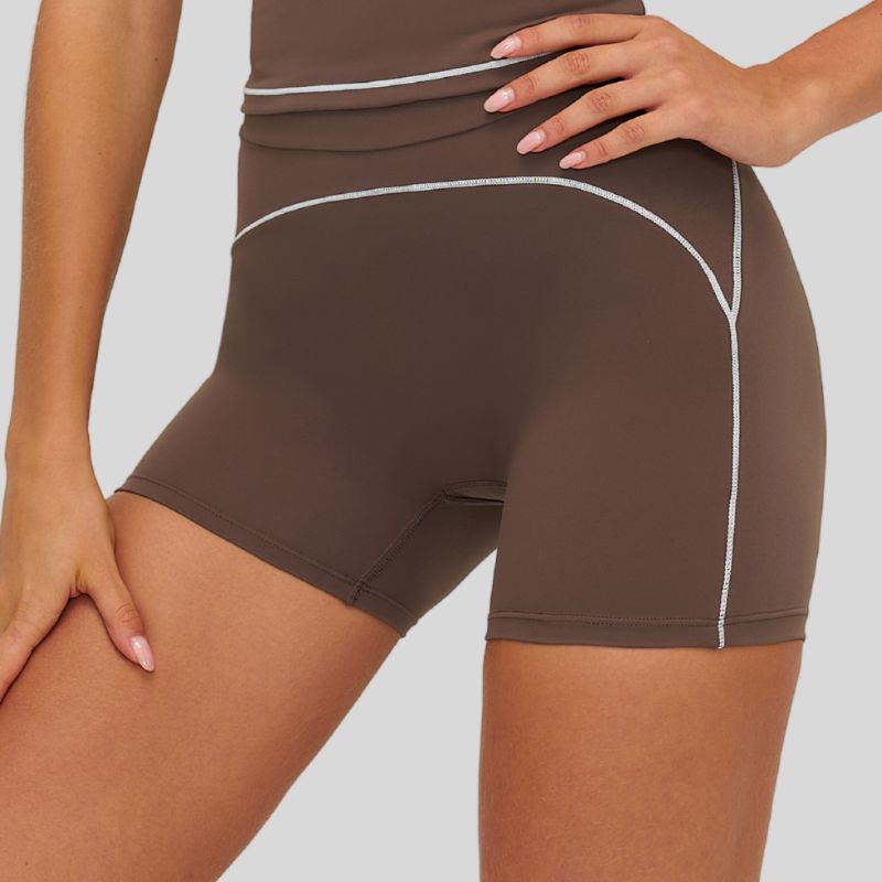 Contrasting stitching shorts