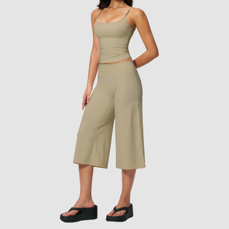 Wholesale Women's Brushed Spaghetti-Strap Tank Top & Wide-Leg Cropped Pants Set – Seam-Detail 2-Piece Yoga Set
