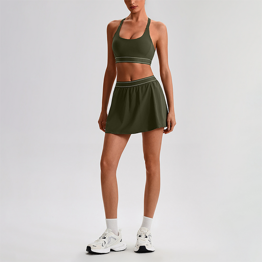 Wholesale Naked-Feel Sports Bra & Pleated Tennis Skirt Set – Quick-Dry Athletic 2-Piece with Built-In Shorts