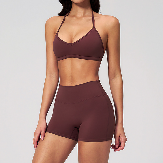 Wholesale Women's Halter Neck Sports Bra & High-Waist Booty Shorts Set – Seam-Detail Quick-Dry 2-Piece Yoga Set